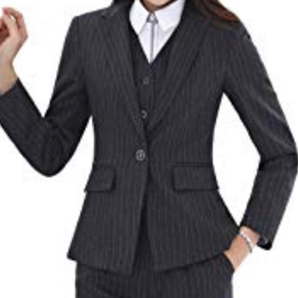 Tahari single button lines blazer